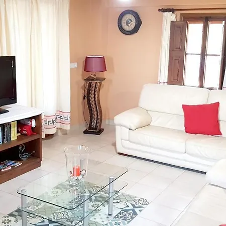 2 Bedrooms House With Private Pool Enclosed Garden And Wifi At Campos Campos (Mallorca)