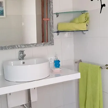Semesterbostad 2 Bedrooms House With Private Pool Enclosed Garden And Wifi At Campos Campos (Mallorca)